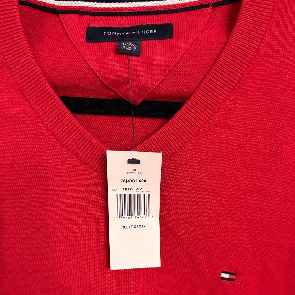 Tommy Hilfiger Men’s XL Red V-Neck Sweater NWT Classic Preppy